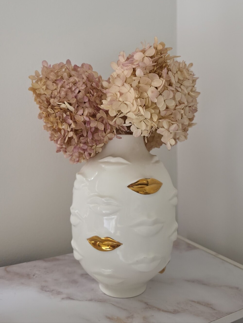 JONATHAN ADLER
Gilded Muse Gala Round Porcelain Vase